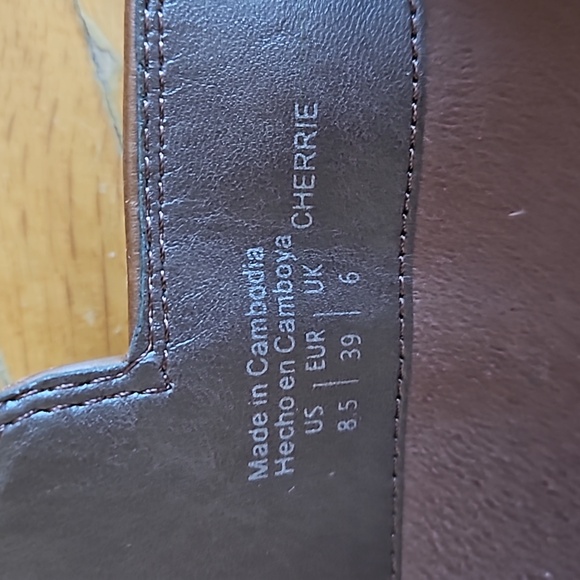 Boots - Picture 3 of 4